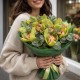 Букет 9 зеленых орхидей