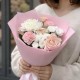 Сборный букет с диантусами и хризантемой