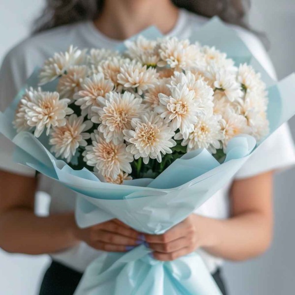 7 бежевых кустовых хризантем