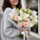 5 розовых диантусов с лилией и розой