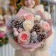 Новогодний букет с еловыми шишками
