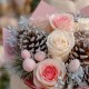 Новогодний букет с еловыми шишками